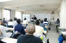 30名近くの先生方が集まりました。